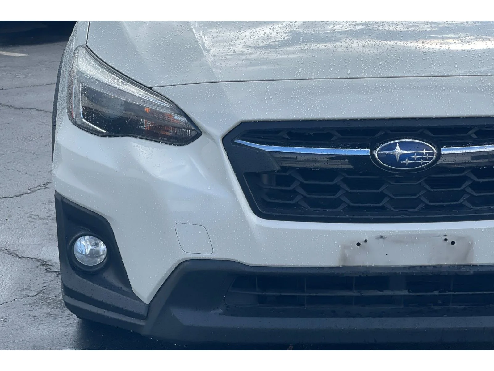 Used 2018 Crystal White Pearl Subaru Limited image 18