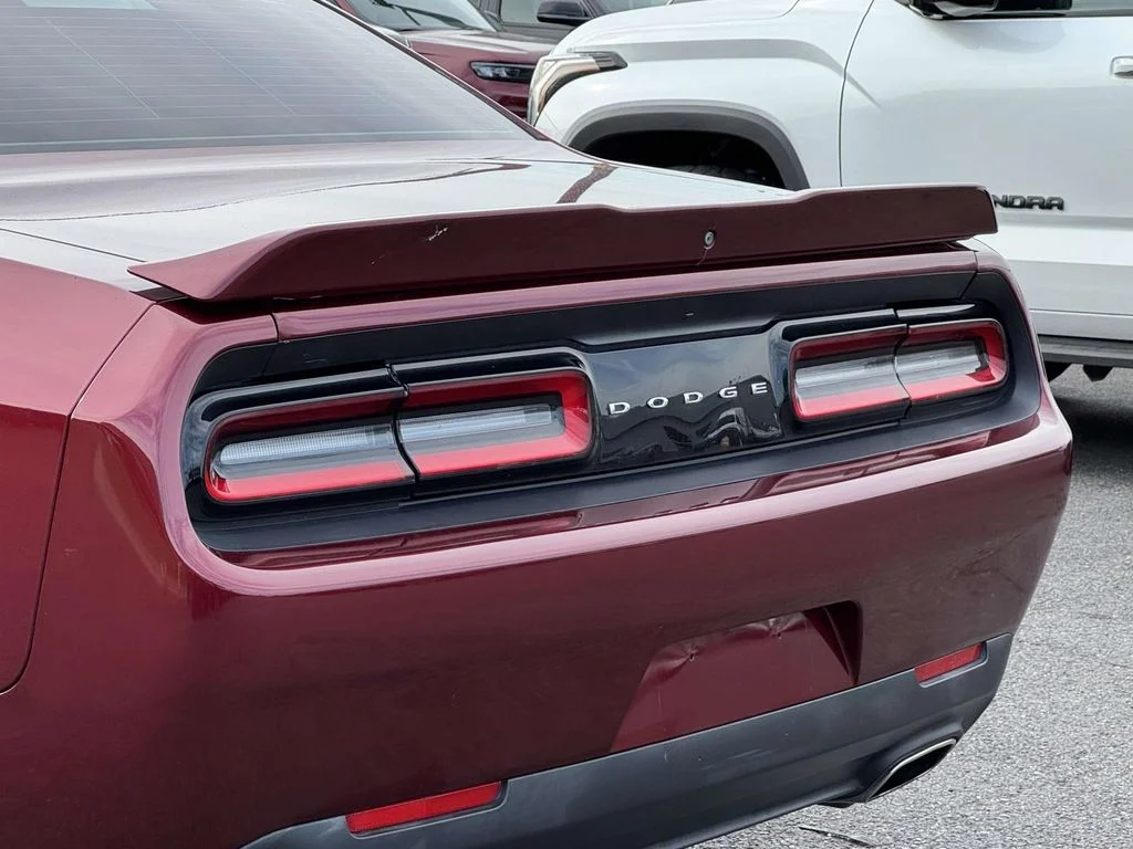 Used 2019 Red Dodge SXT image 10