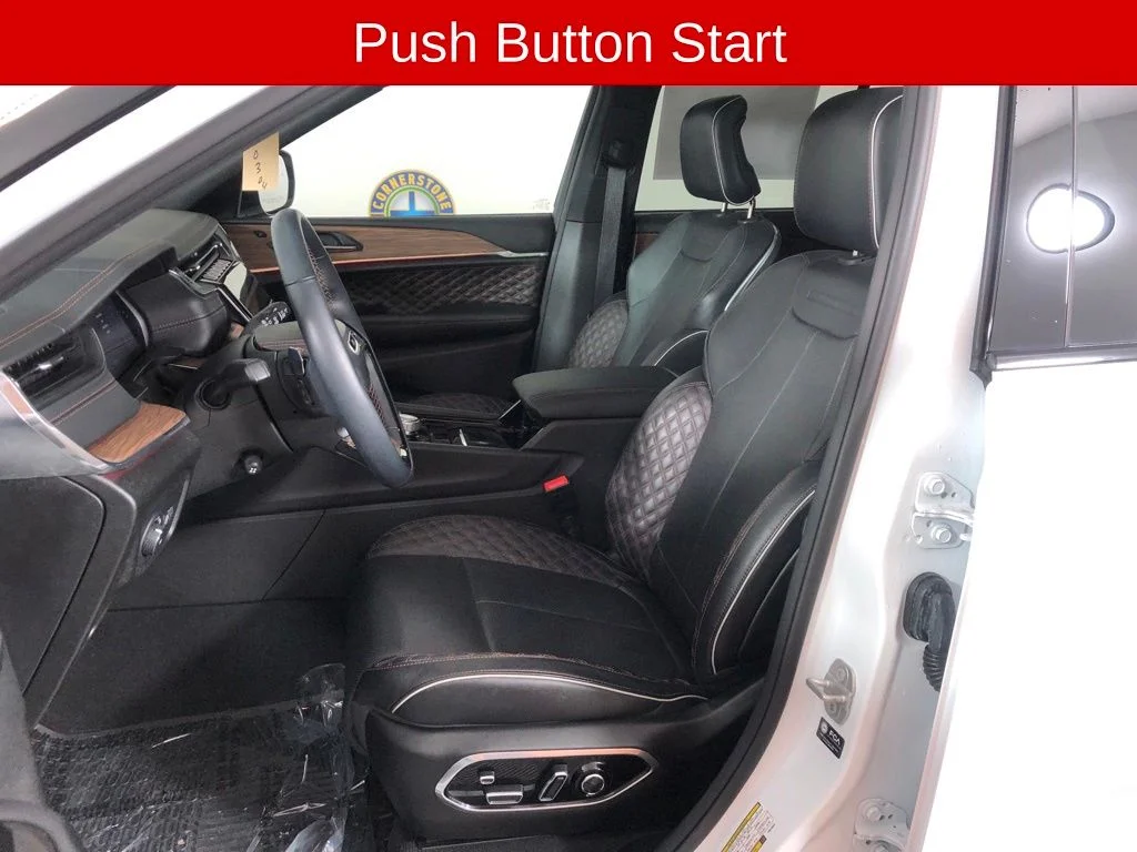 Used 2023 White Jeep Summit image 11