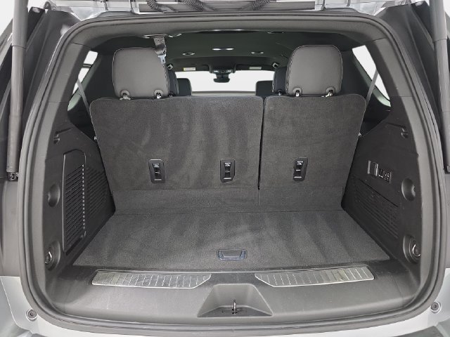 Used 2023 Gray Chevrolet High Country image 34
