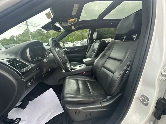 Used 2019 White Jeep Overland image 22