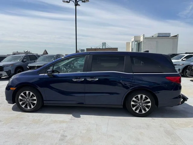 Used 2024 Blue Honda EX-L image 4