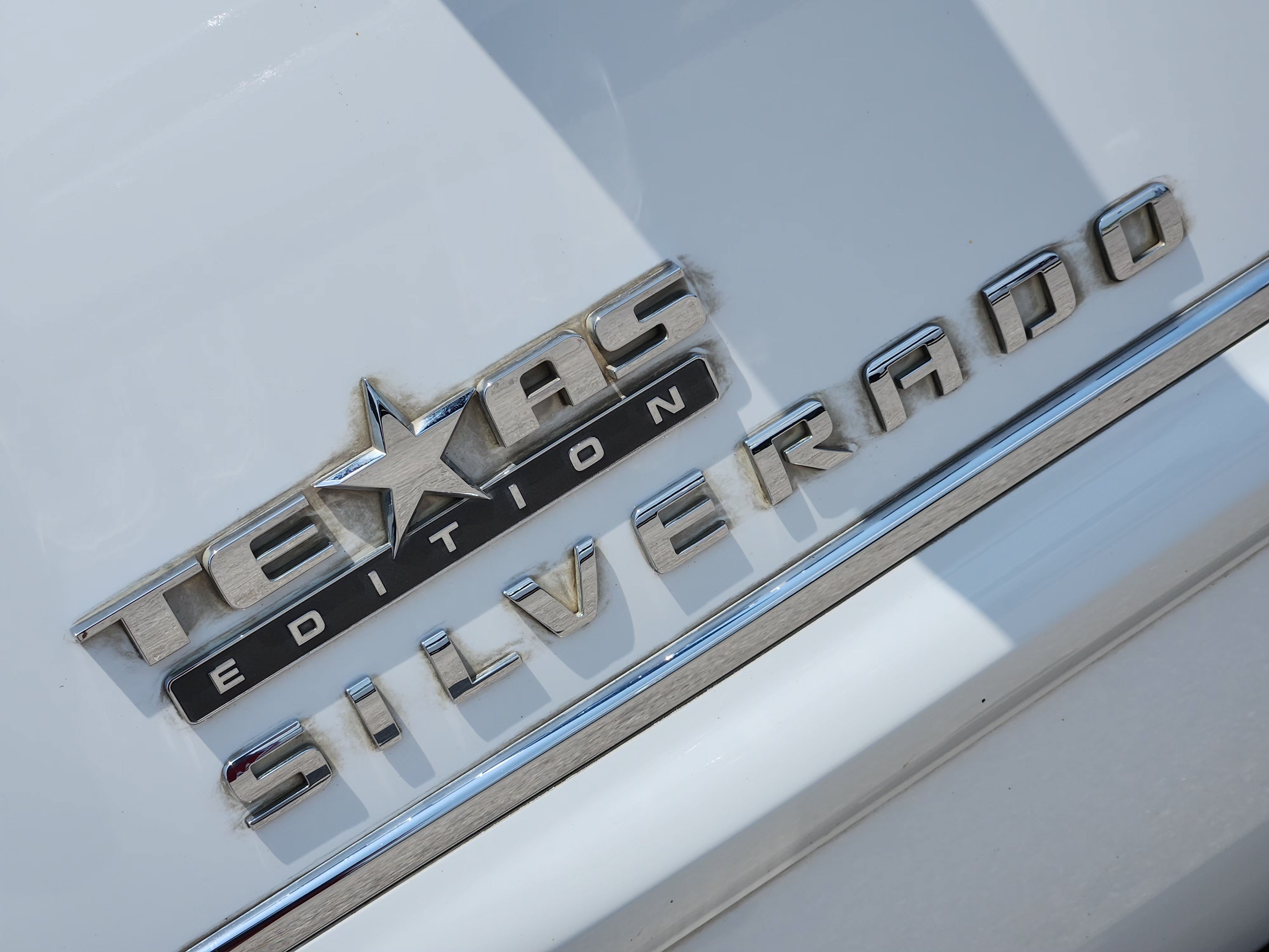 Used 2009 SUMMIT WHITE Chevrolet LT image 12