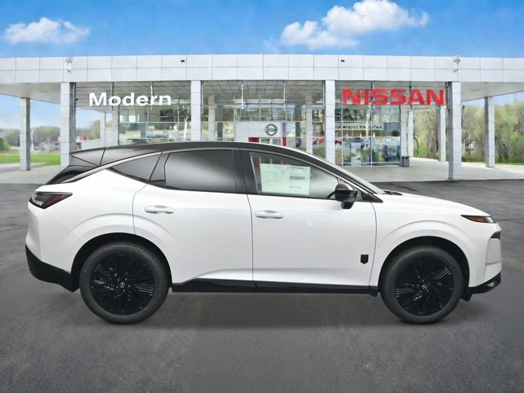 New 2027 Everest White Pearl Tricoat/Super Black Nissan Dark Armor image 6