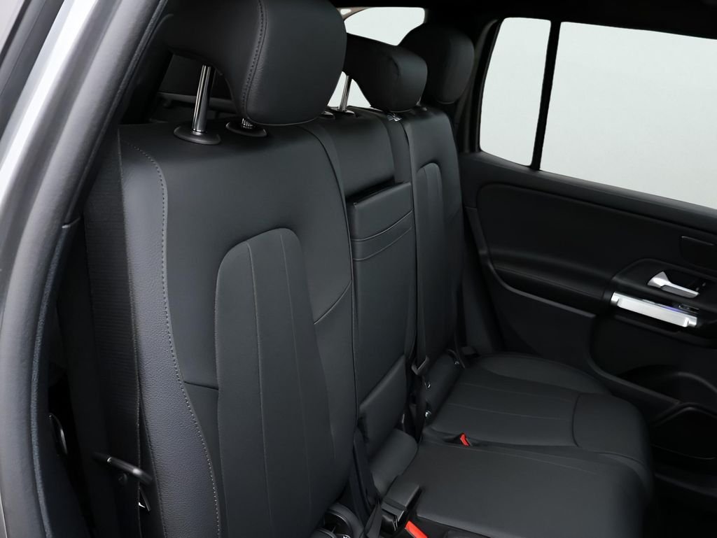 New 2026 Mountain Grey Metallic Mercedes-Benz GLB 250 image 14