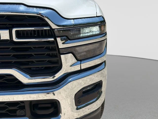 New 2026 Bright White Clear-Coat Exterior Paint RAM Tradesman image 10