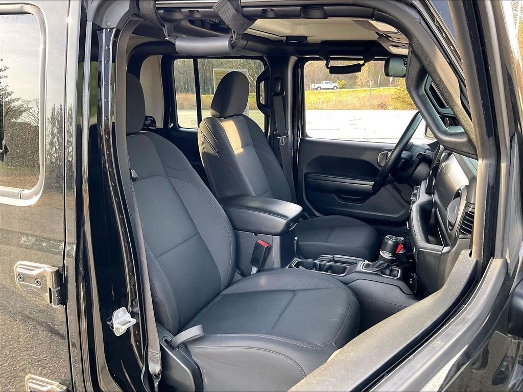 Used 2021 Black Jeep Sport image 11