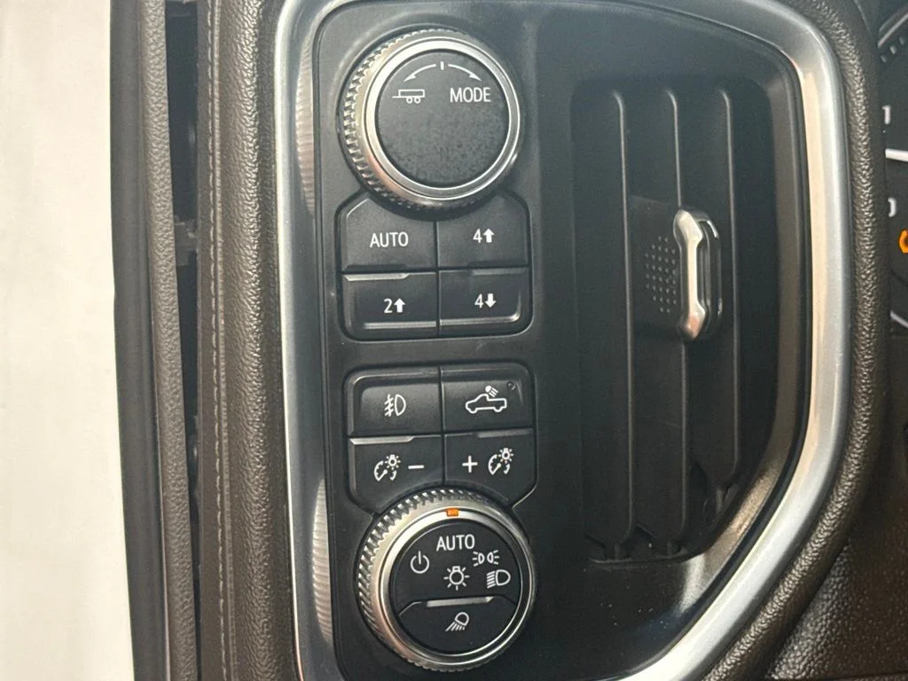Used 2020 White Frost Tricoat GMC Denali image 22