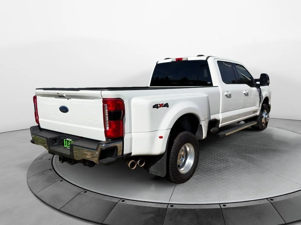 Used 2025 Oxford White Ford LARIAT image 6
