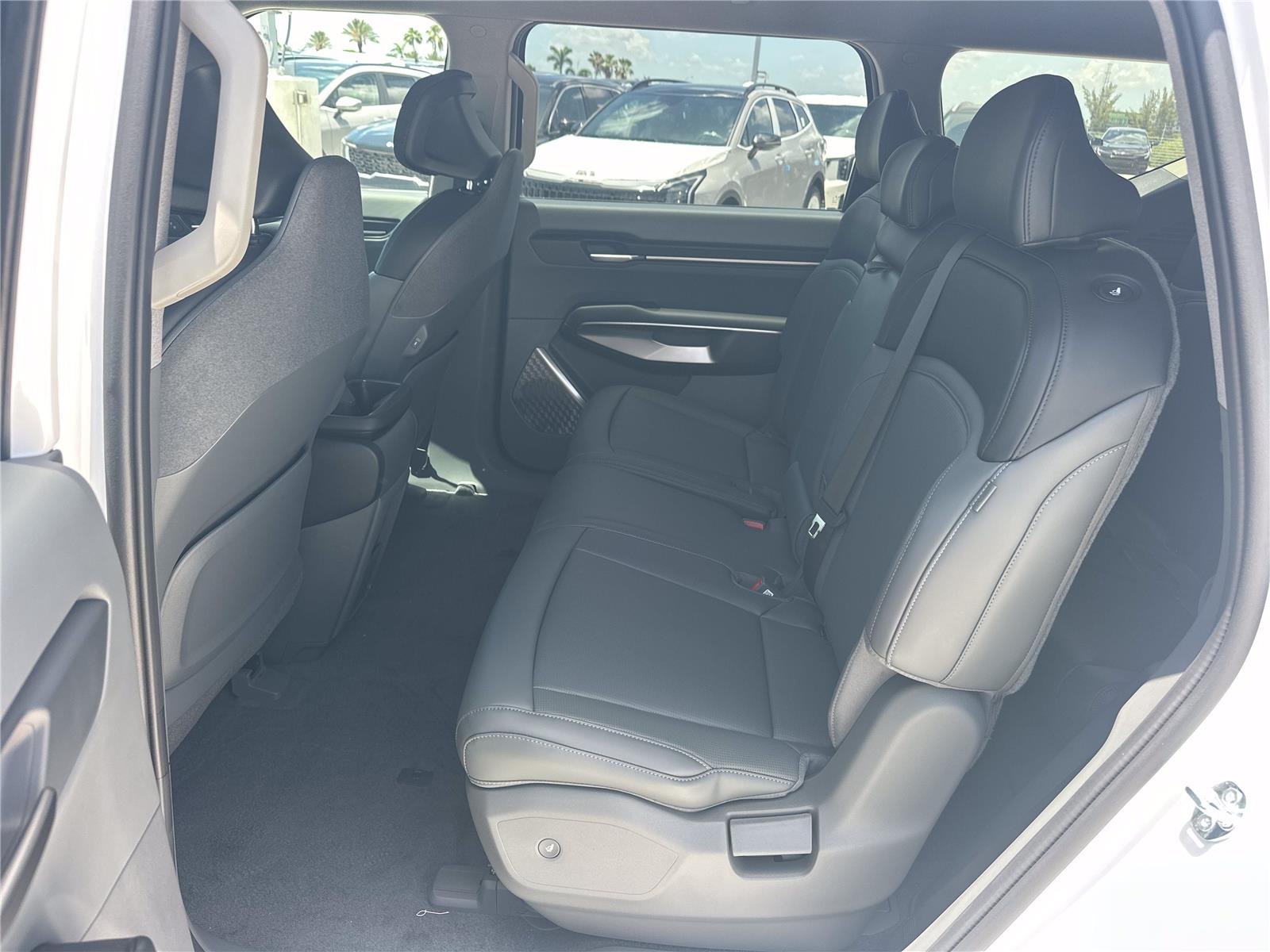 New 2026 Glacial White Pearl KIA LIGHT image 19