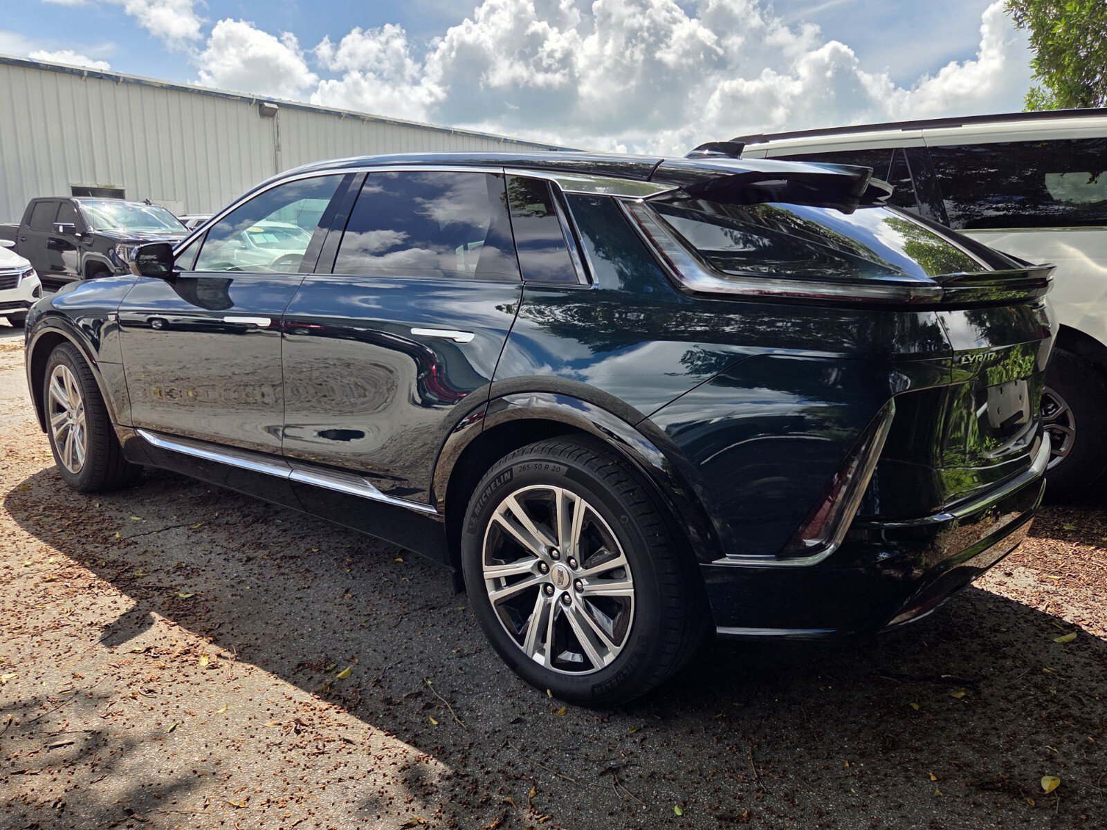Used 2024 Emerald Lake Metallic Cadillac Tech image 4