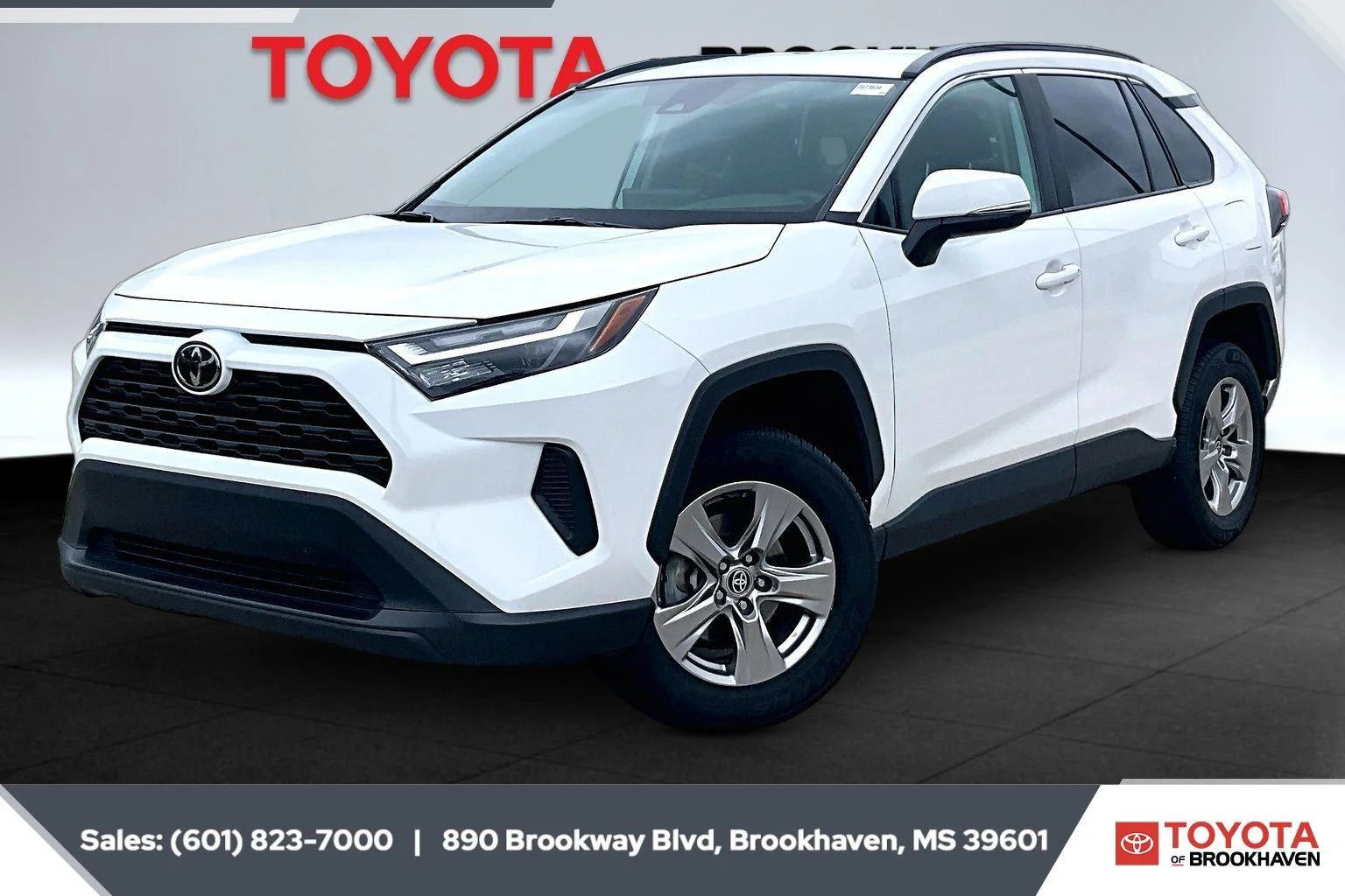 Used 2024 Ice Cap Toyota XLE image 10