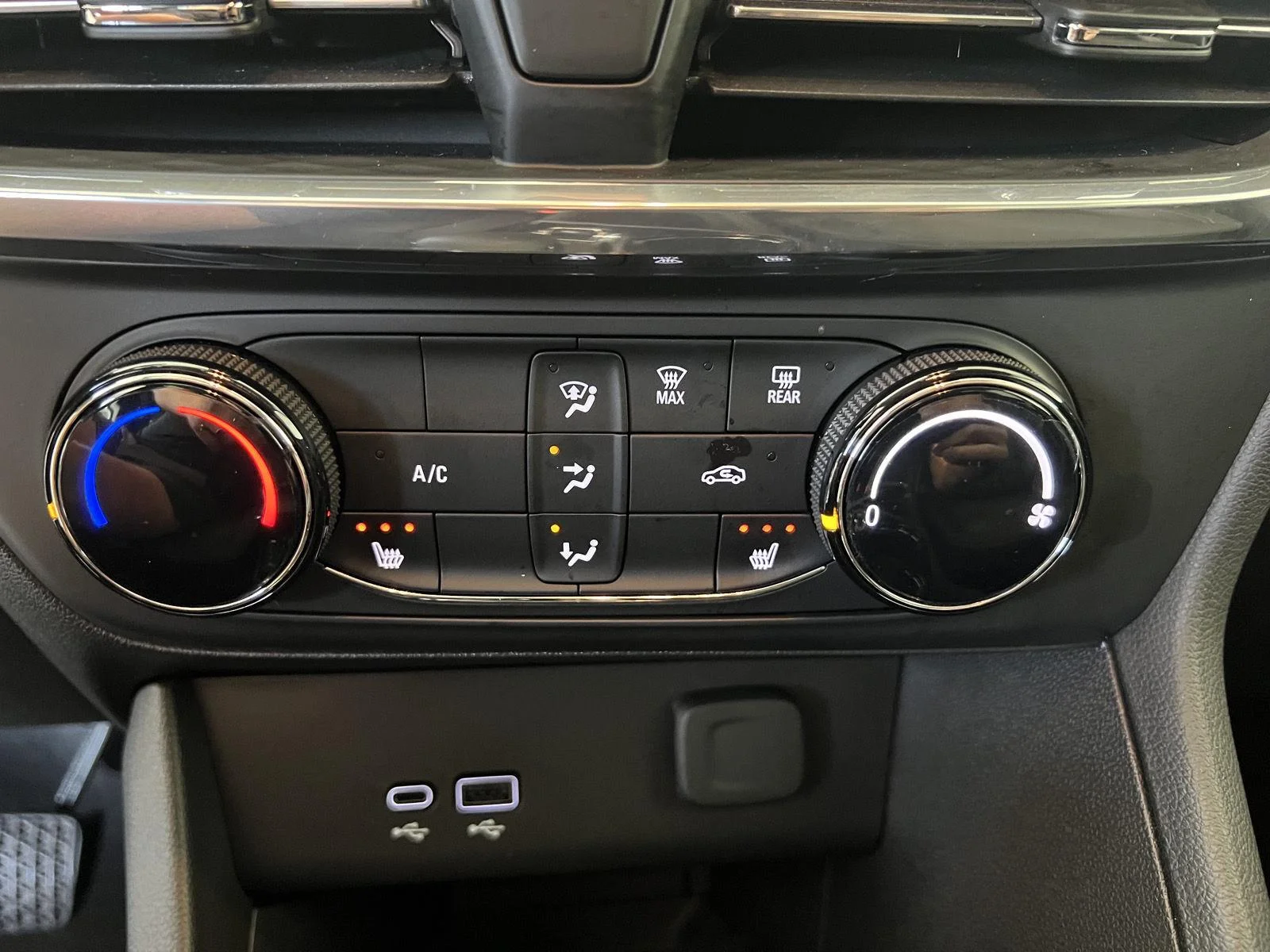 Used 2026 Summit White Buick Preferred image 14