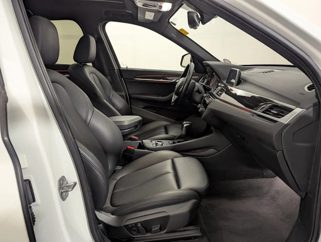 Used 2018 White BMW xDrive28i image 53