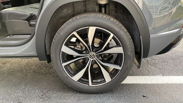 2026 Volkswagen Atlas Cross Sport SEL Premium R-LINE - Photo 25