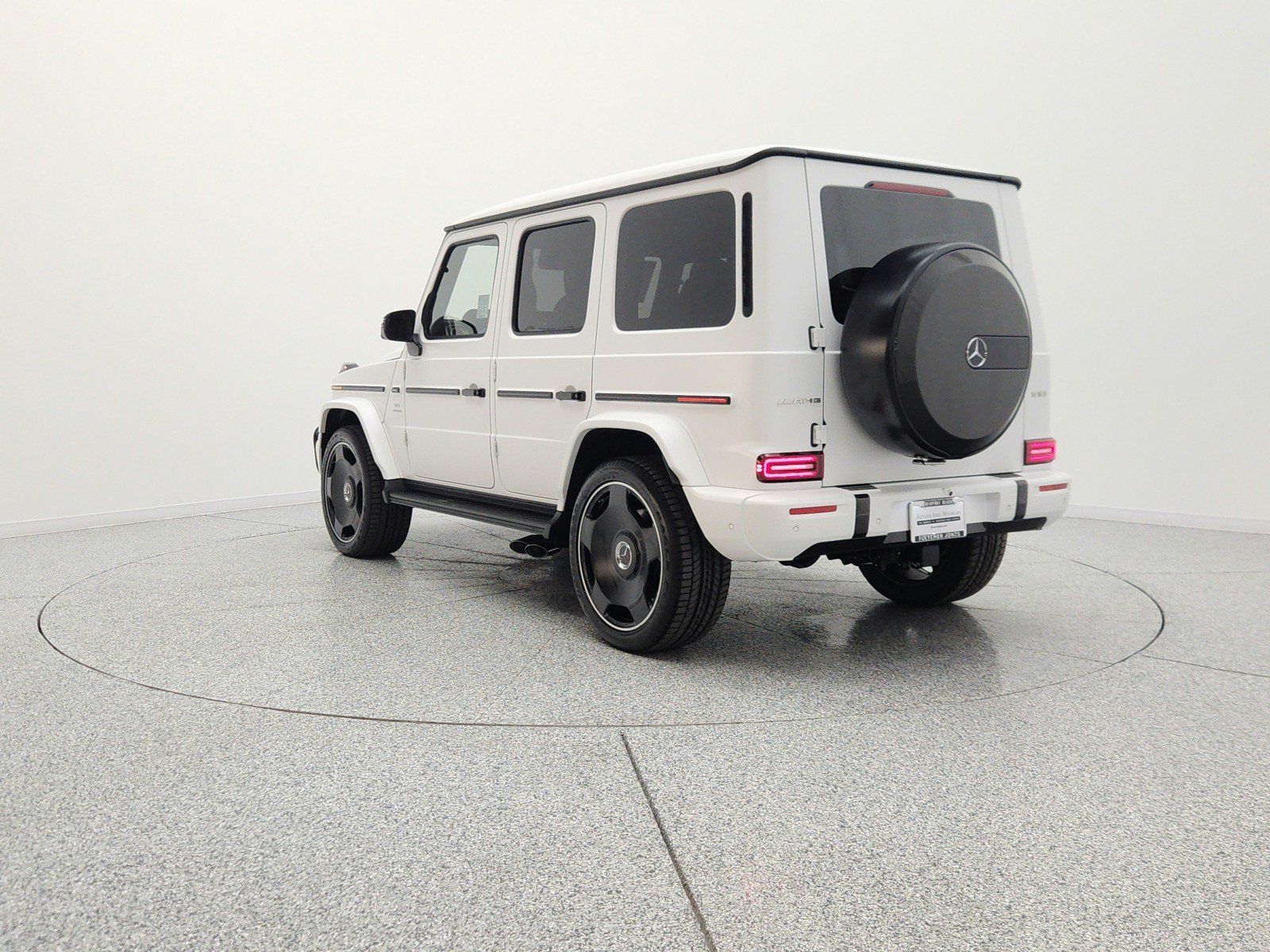 New 2026 MANUFAKTUR Moonlight White Magno Mercedes-Benz AMG® G 63 SUV image 7