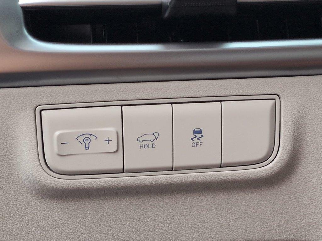New 2026 White Hyundai SEL Plus FWD image 36