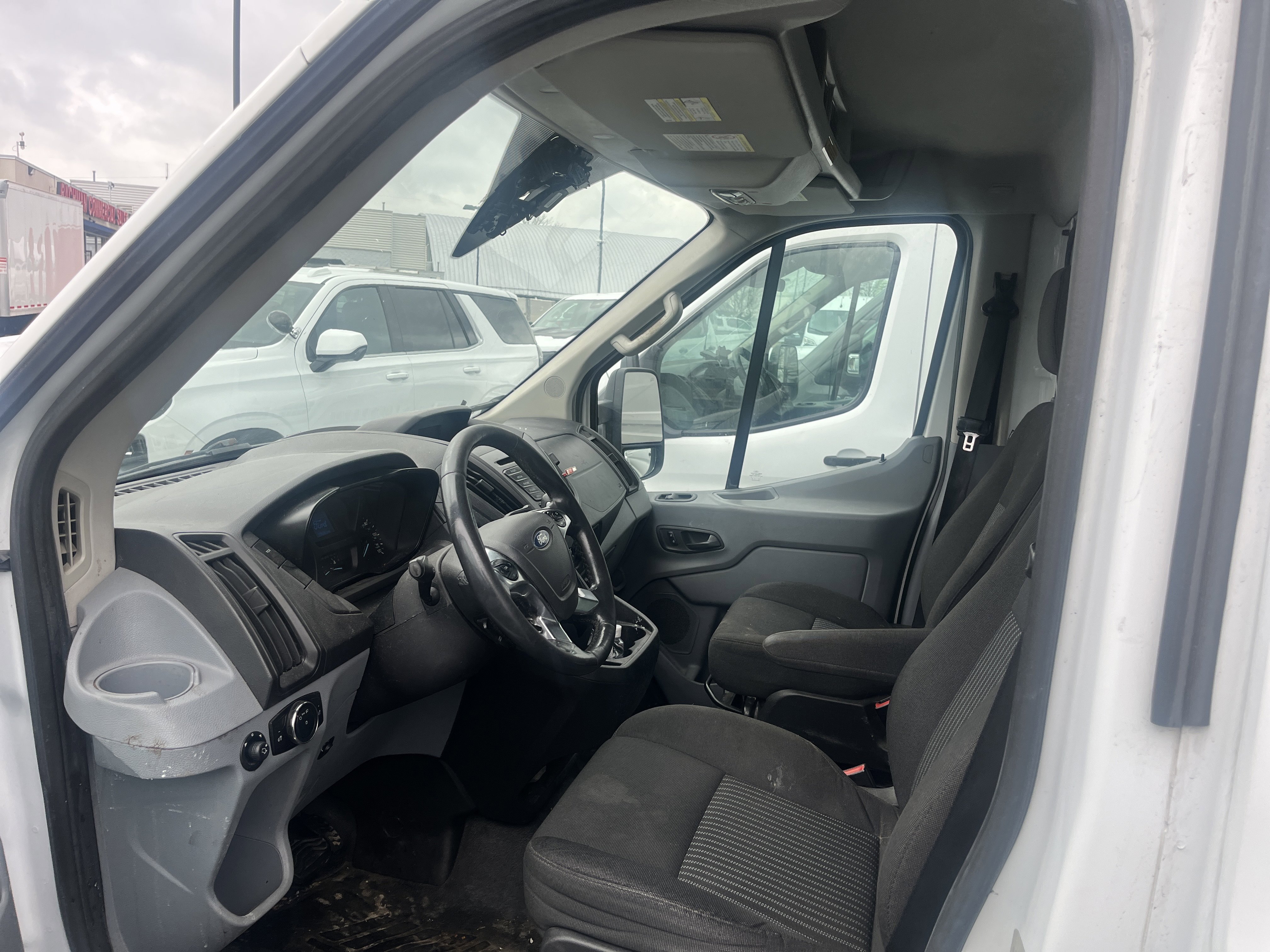 Used 2016  Ford T350HD image 11