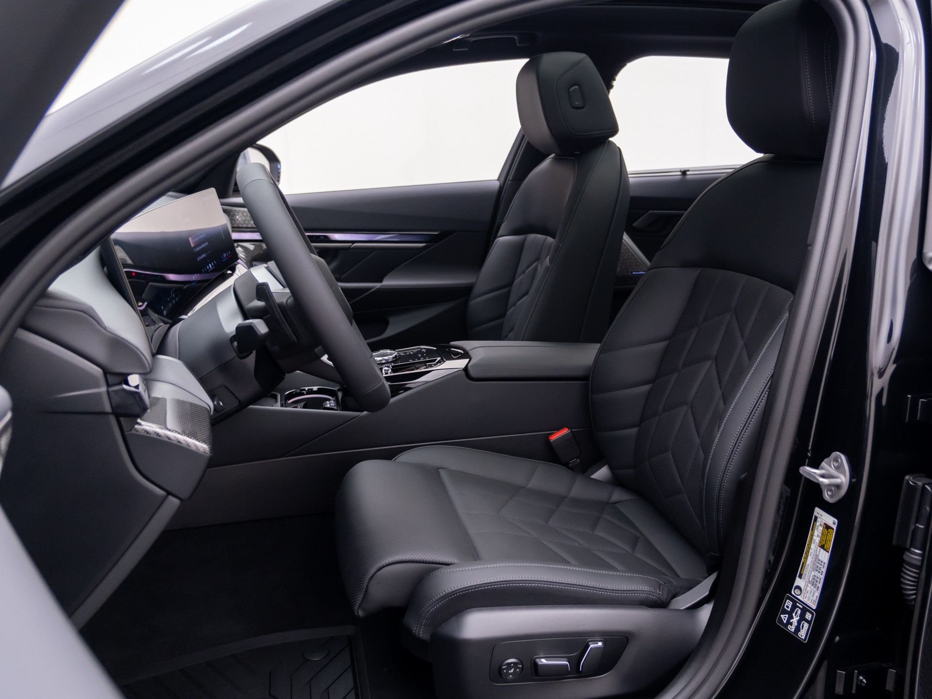 New 2027 Black Sapphire Metallic BMW 540i xDrive image 17