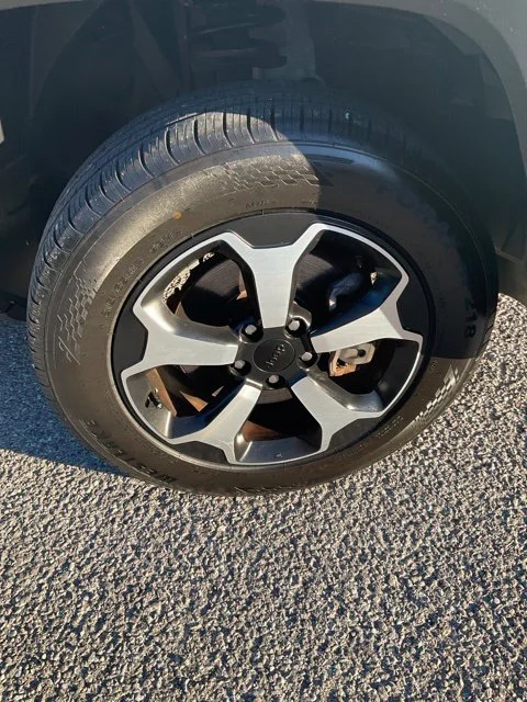 Used 2019 White Jeep Trailhawk image 32