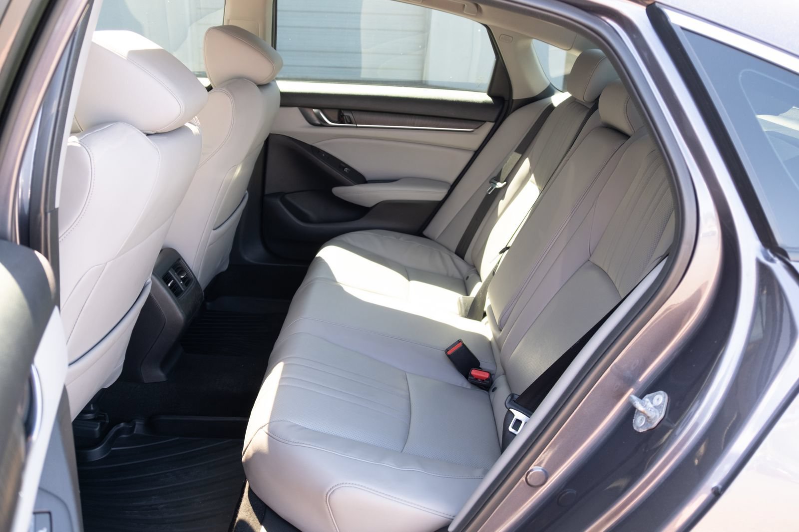 Used 2018  Honda Touring 1.5T image 17