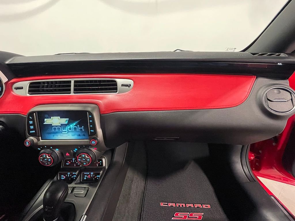 Used 2015 Red Chevrolet SS image 64