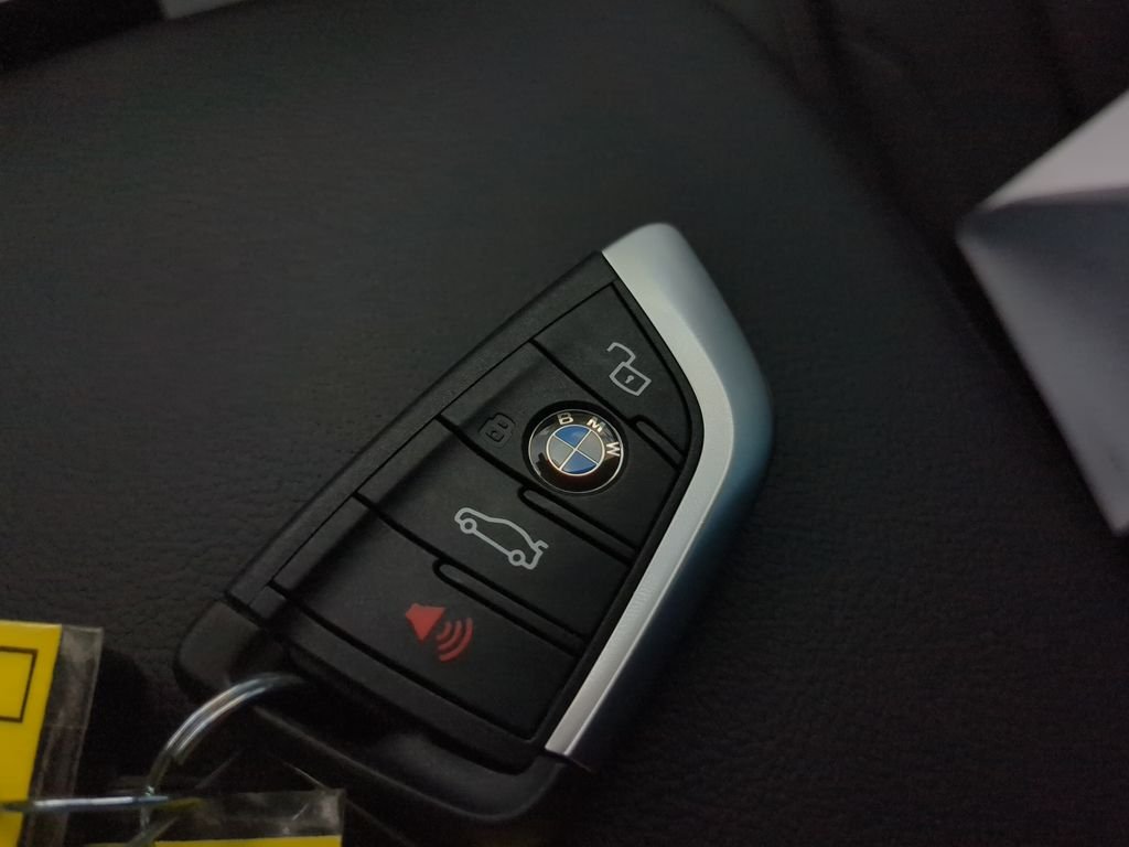 Used 2024 Gray BMW sDrive30i image 24