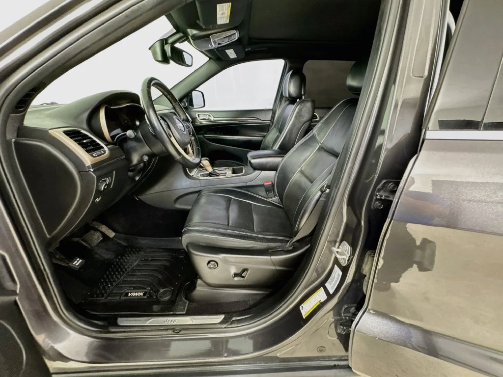 Used 2017 Gray Jeep Limited image 24