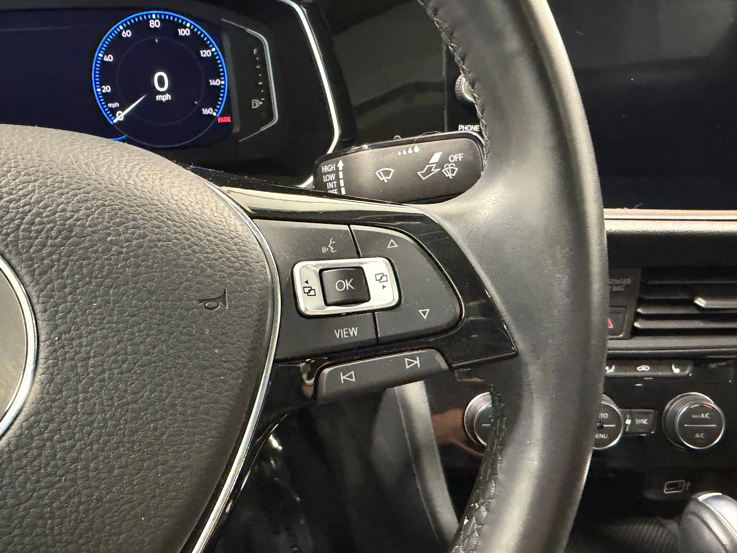 Used 2019 Silver Volkswagen SEL image 36