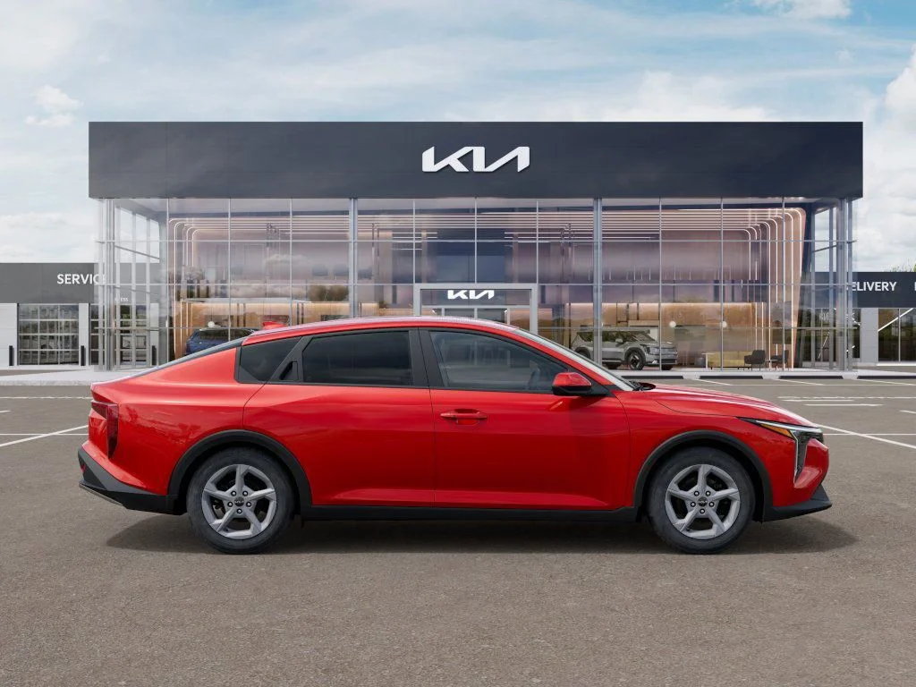 2025 Kia K4 LXS - Photo 14