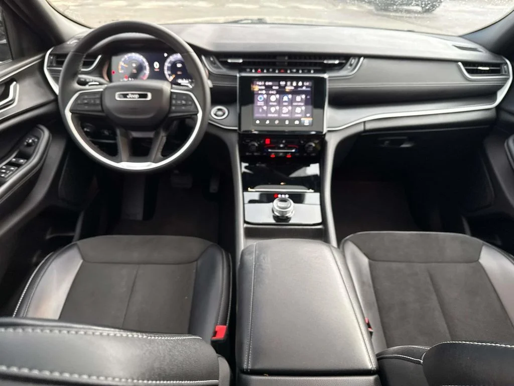 Used 2024 Gray Jeep Altitude X image 3