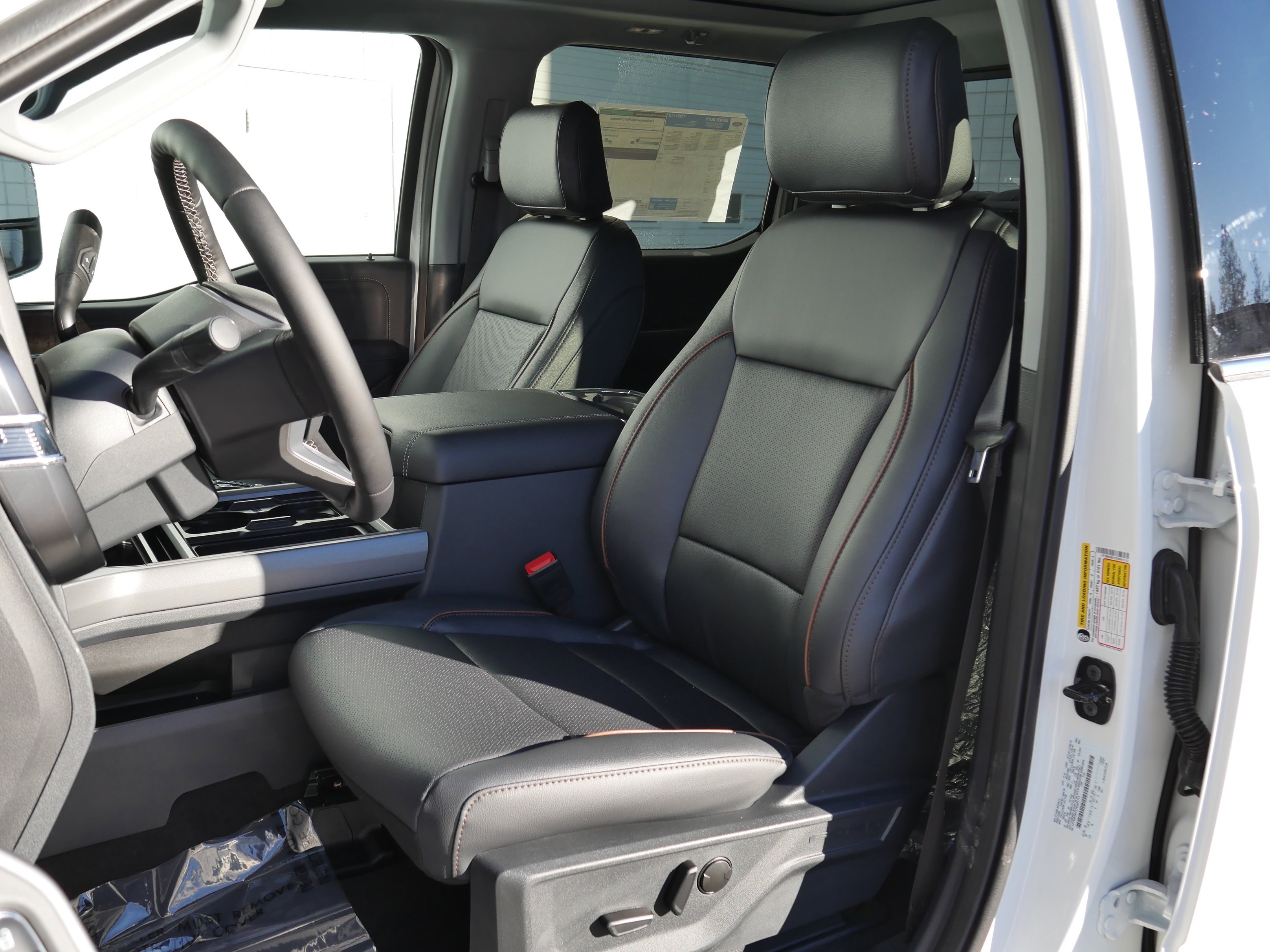 New 2026 Star White Metallic Tri-Coat Ford F-350® Lariat® image 39