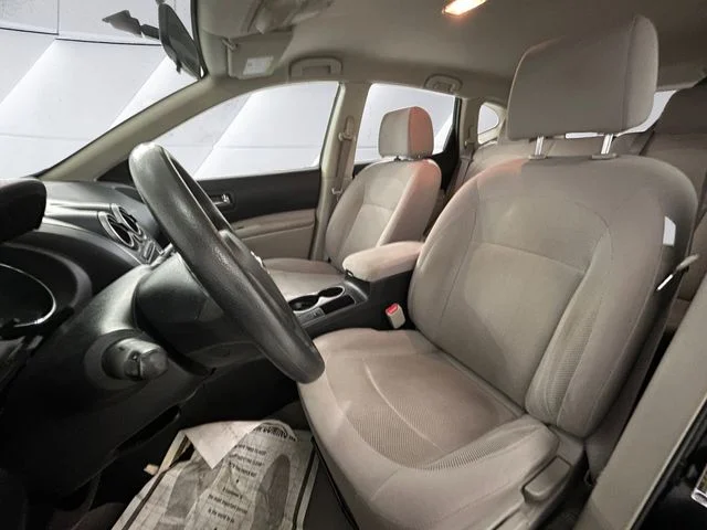 Used 2014 Black Nissan S image 8