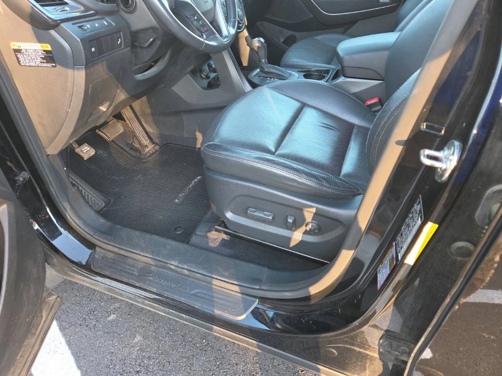 Used 2016 Black Hyundai SE image 22