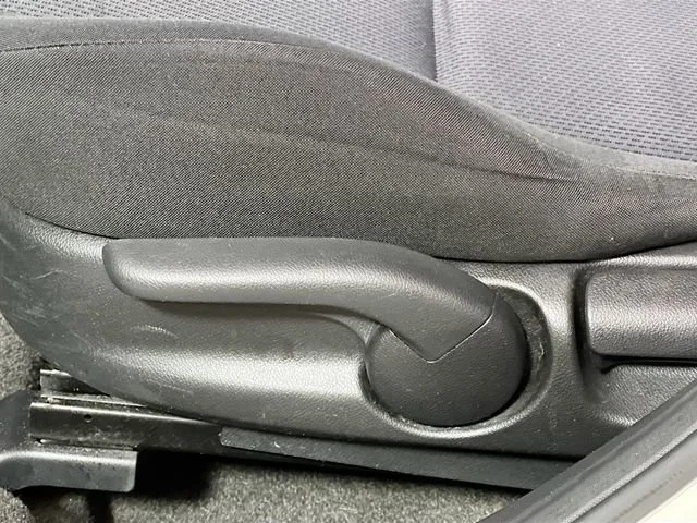 Used 2011 Crystal White Pearl Mica Mazda i Touring image 13