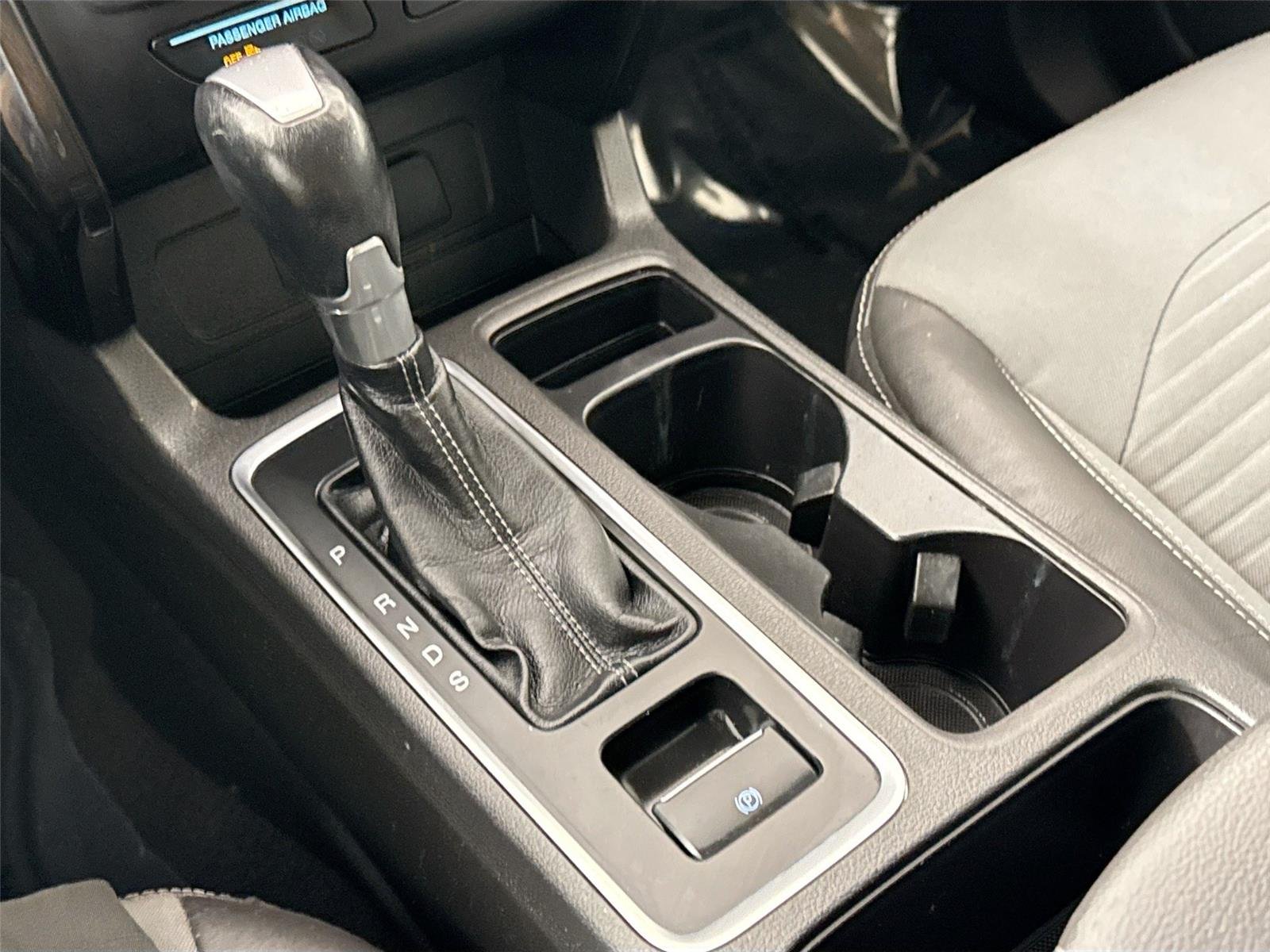 Used 2018 Ingot Silver Ford SE image 24