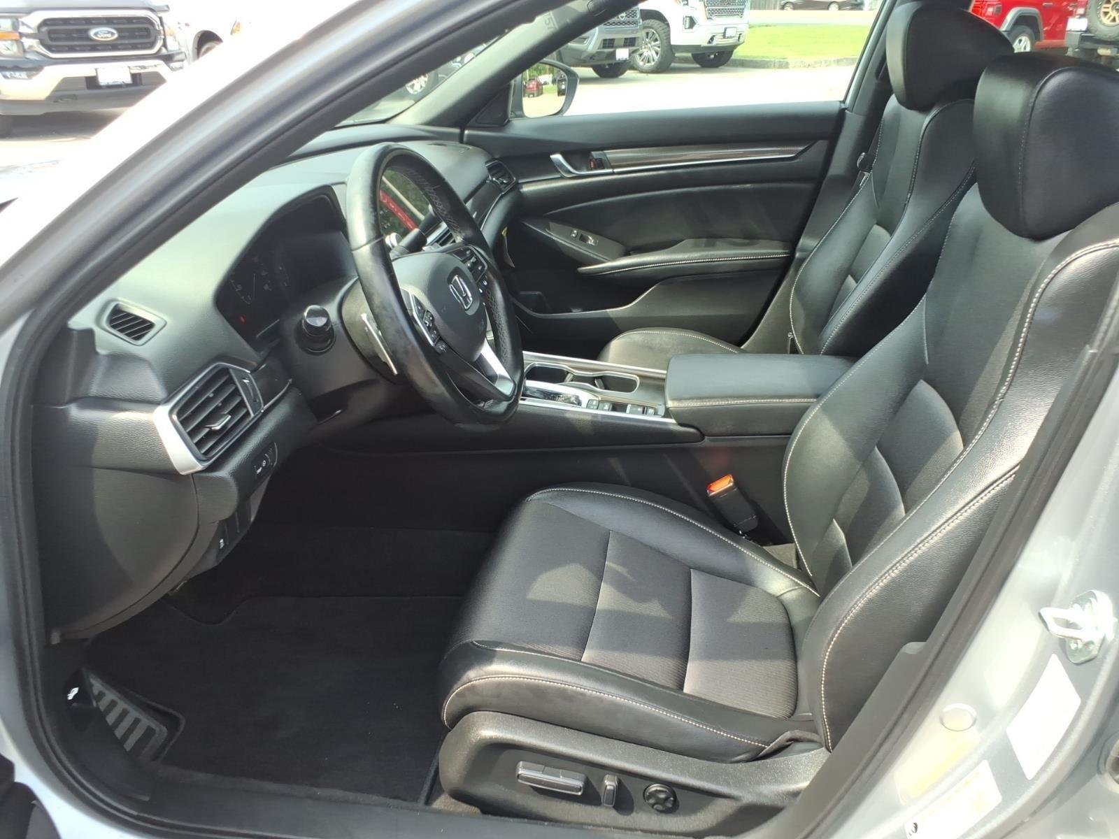 Used 2022 Lunar Silver Metallic Honda Sport image 10