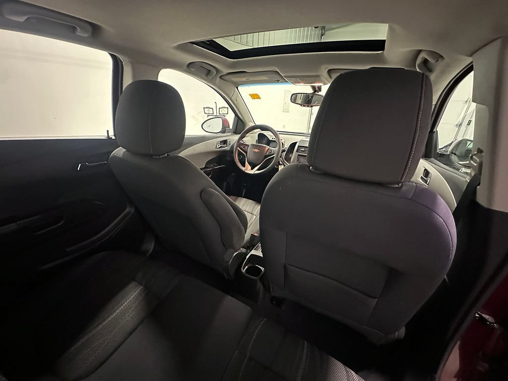 Used 2014 DEEP MAGENTA METALLIC Chevrolet LT image 22