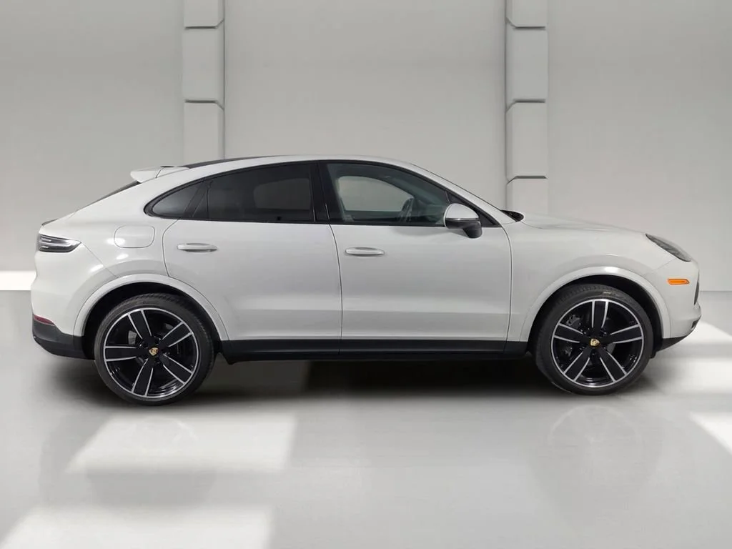 Used 2023 Chalk Porsche Platinum Edition image 4