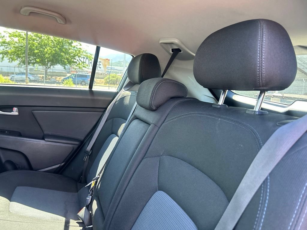 Used 2016 Mineral Silver Kia LX image 19