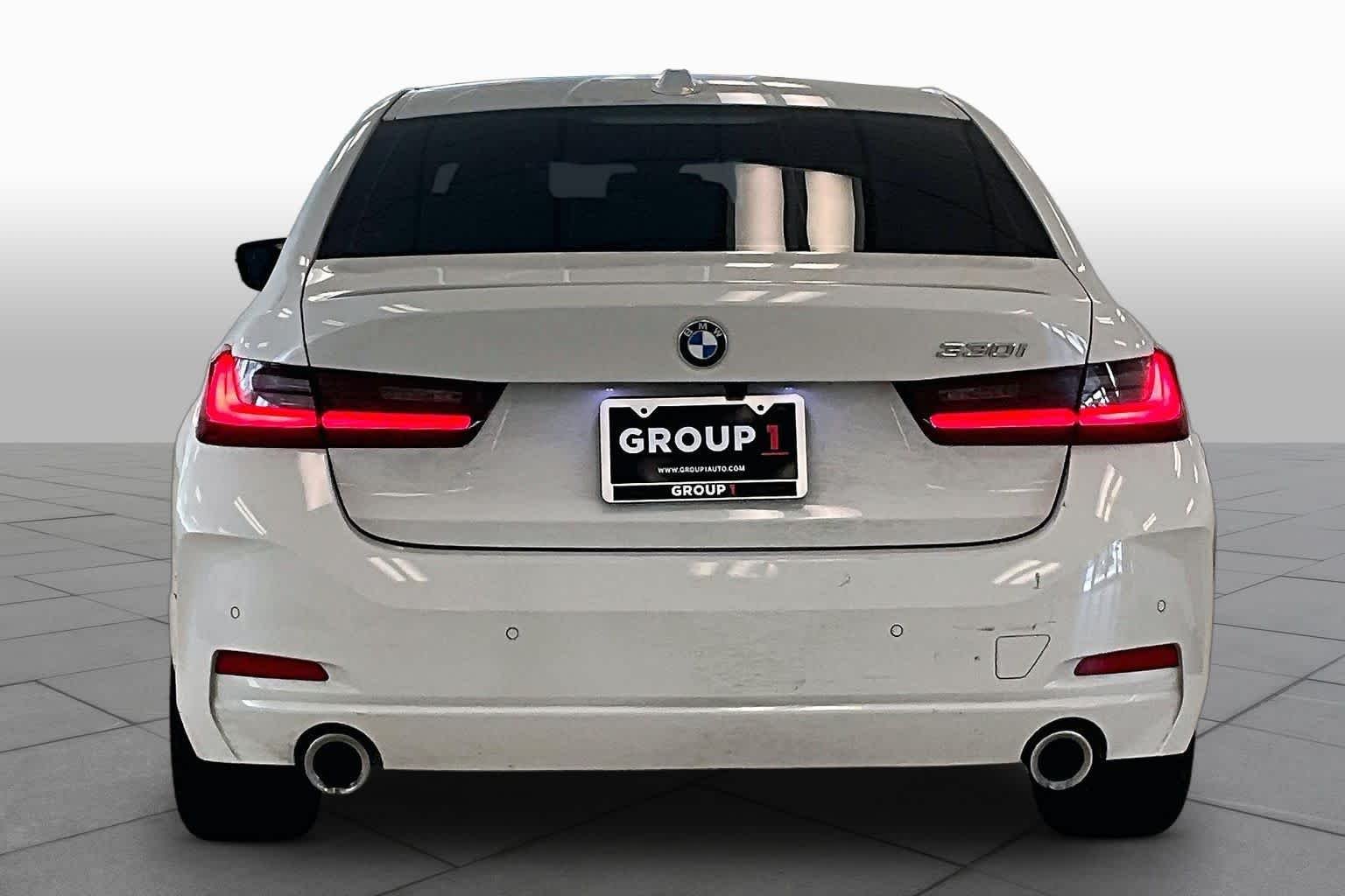 Used 2023 Alpine White BMW 330i image 4