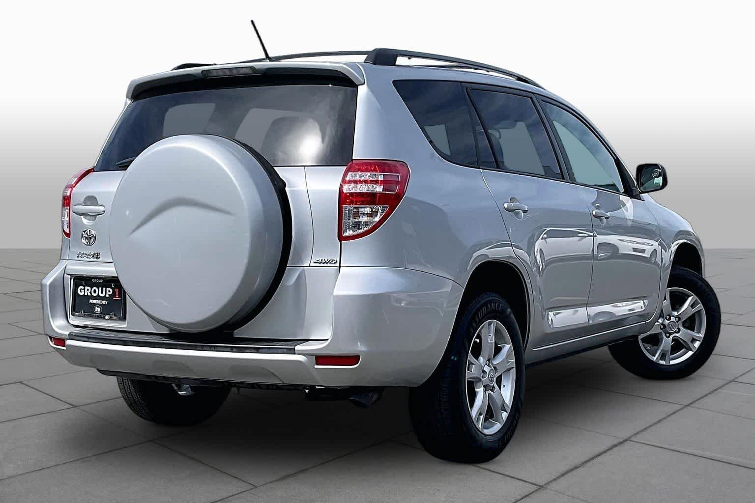 Used 2012 Classic Silver Metallic Toyota  image 13