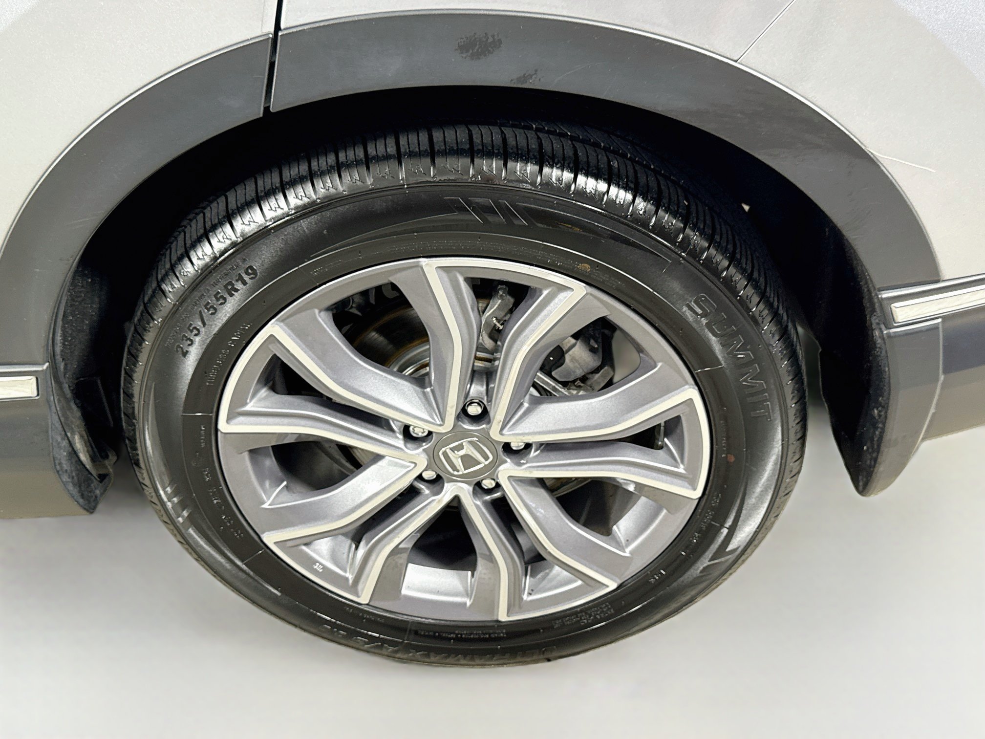 Used 2020 Lunar Silver Metallic Honda Touring image 32