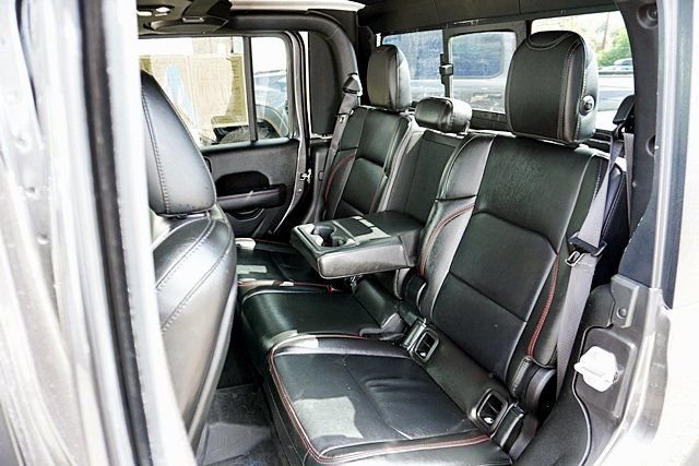 Certified Used 2022 Gray Jeep Rubicon image 16