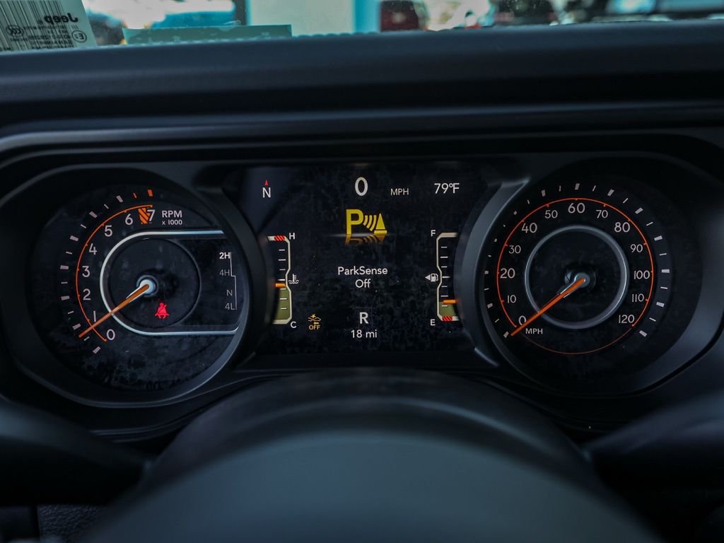 New 2026 Bright White Clear-Coat Exterior Paint Jeep Rubicon image 26