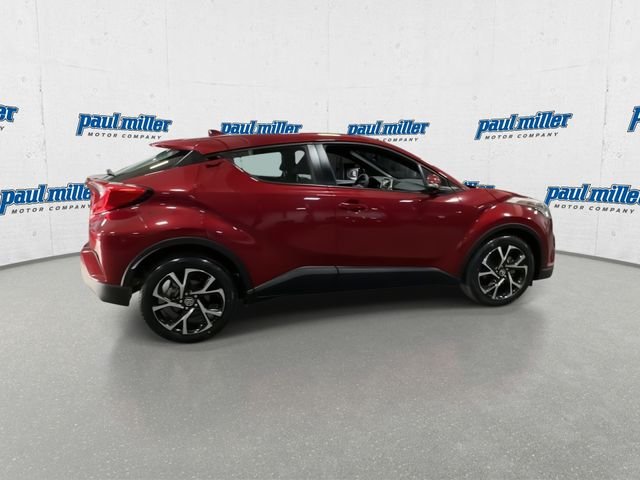 Certified Used 2018 Pearl Toyota XLE image 12
