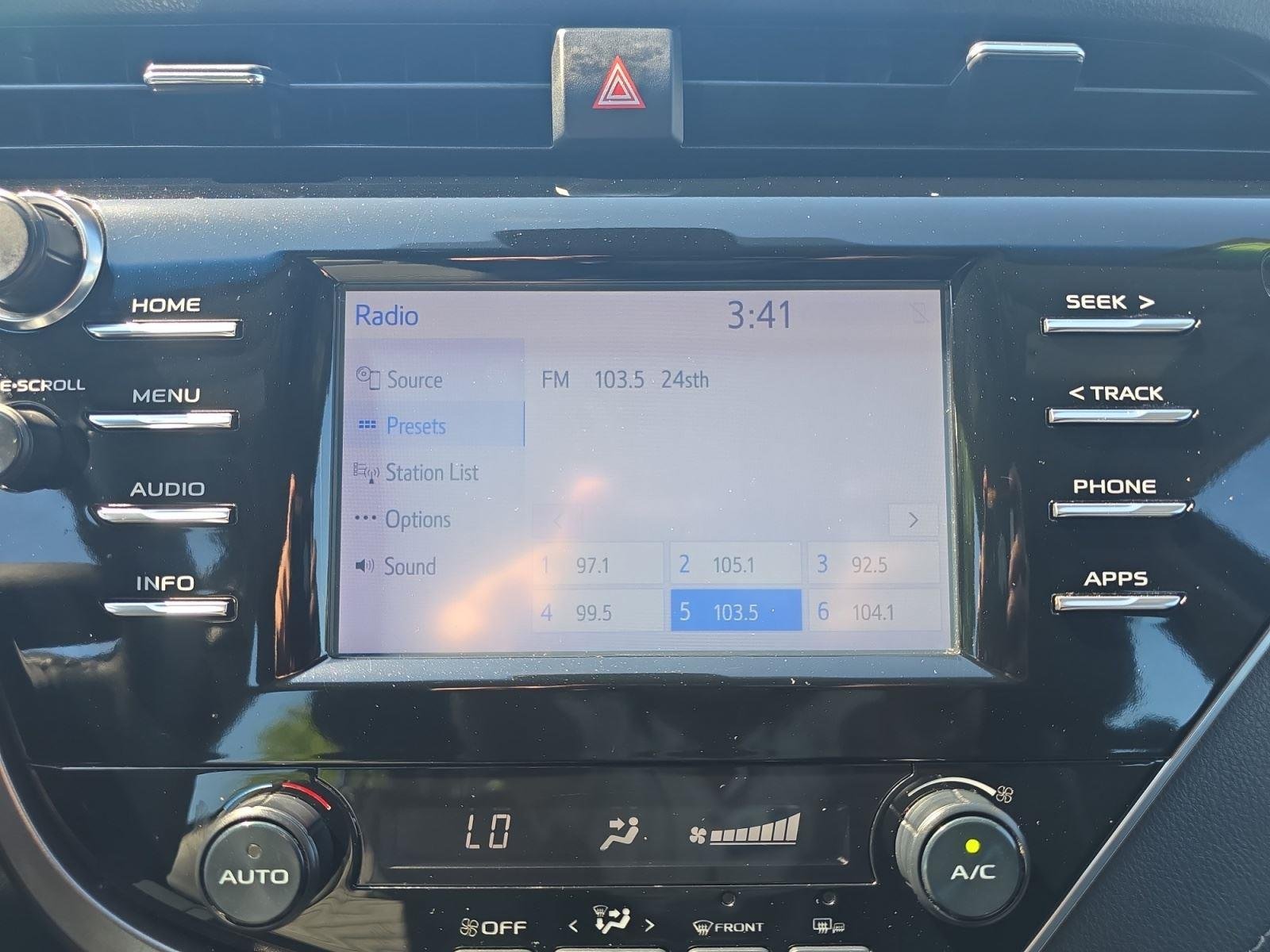 Used 2018 Super White Toyota SE image 17