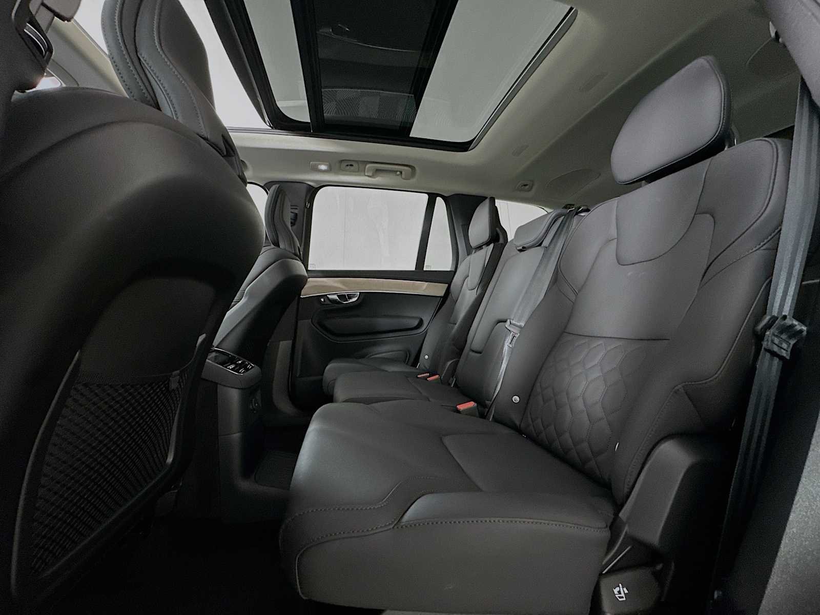 Certified Used 2025 Crystal White Volvo Plus image 23