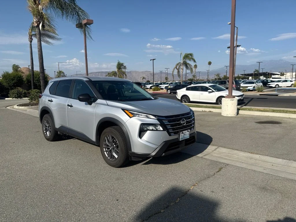 Used 2024 Silver Nissan S image 2