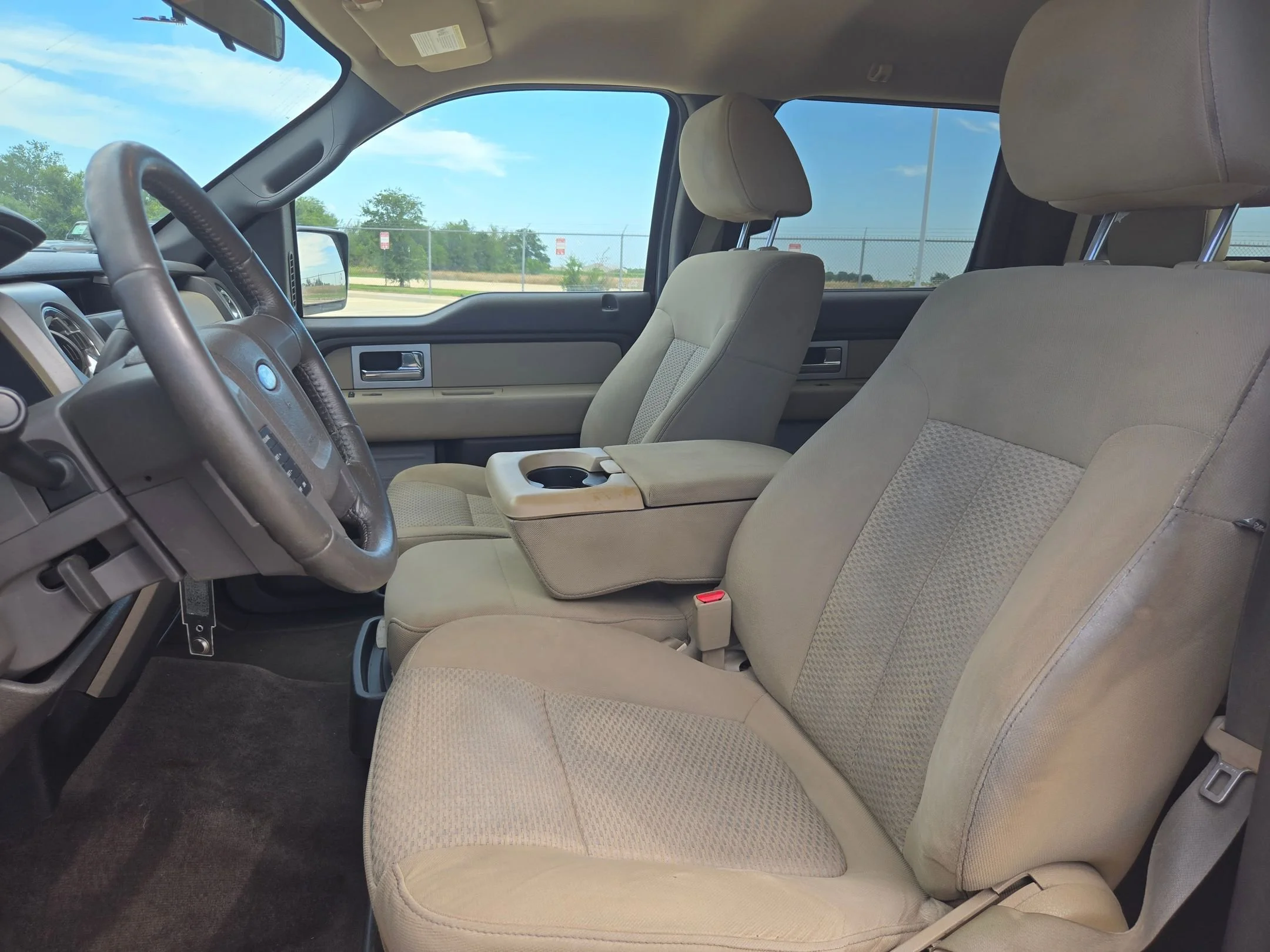 Used 2010 Red Ford XLT image 10
